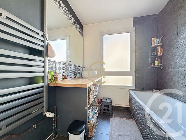 Appartement à vendre - 4 pièces - 83.72 m2 - JOUY LE MOUTIER - 95 - ILE-DE-FRANCE - Century 21 Agence De L'Hautil