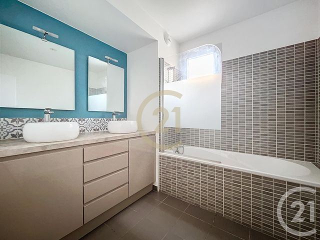 Appartement F4 à louer - 3 pièces - 83.6 m2 - CERGY - 95 - ILE-DE-FRANCE - Century 21 Agence De L'Hautil